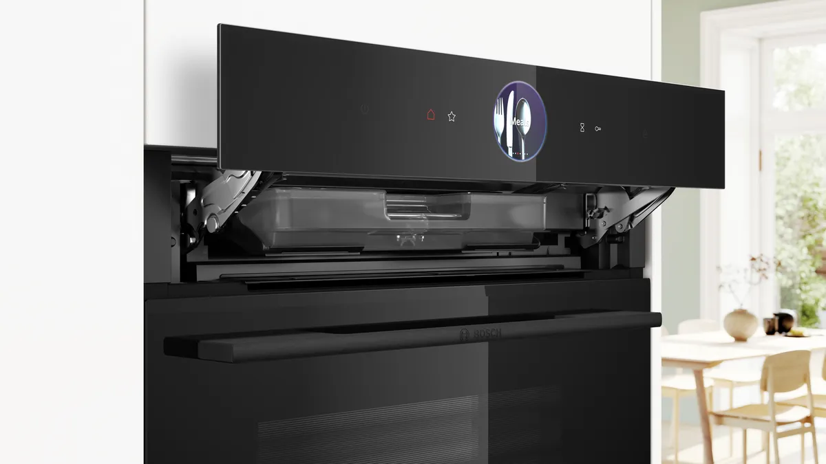 BOSCH CSG936DB1 Ugradna kompaktna rerna sa funkcijom pečenja na pari 60 x 45 cm serija 8 Crna