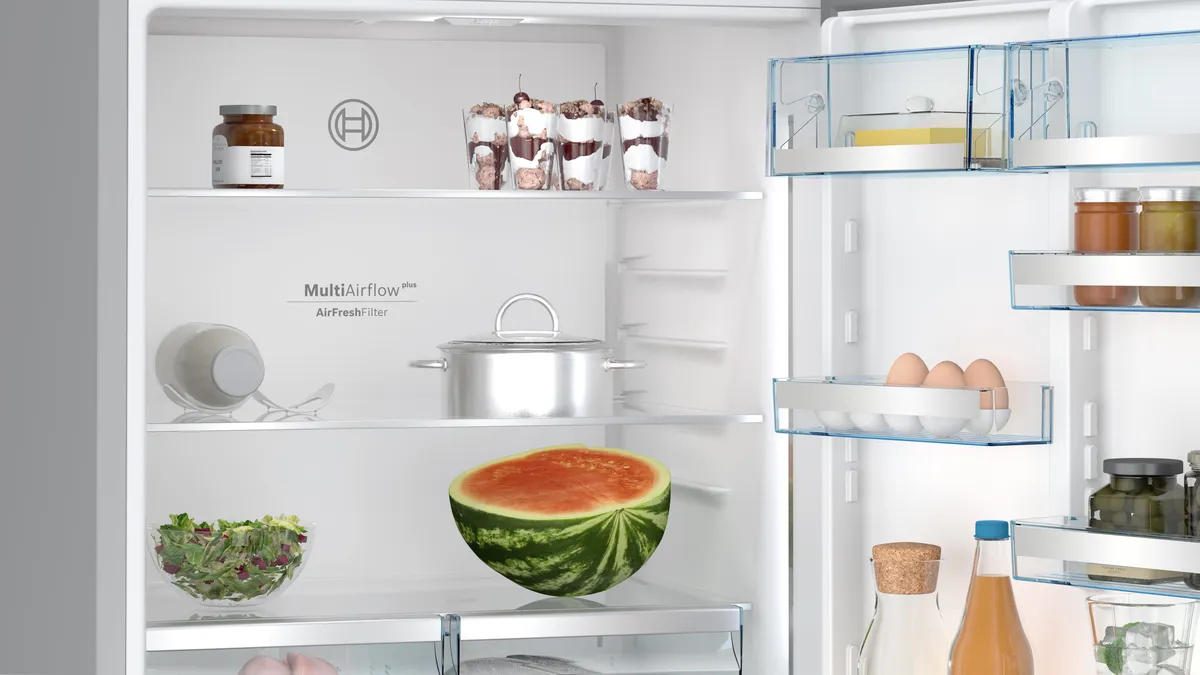 BOSCH KGP76AIC0N Samostojeći kombinovani frižider sa zamrzivačem dole 186 x 75 cm Čelična mat obrada protiv otisaka prstiju serija 8 BOSCH KGP76AIC0N Samostojeći kombinovani frižider sa zamrzivačem dole 186 x 75 cm Čelična mat obrada protiv otisaka prstiju serija 8