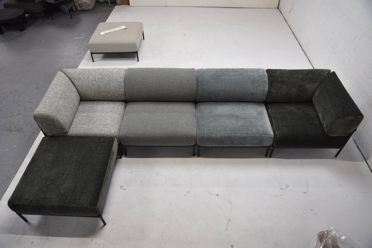 ugaona sofa Brass, fotografija 3