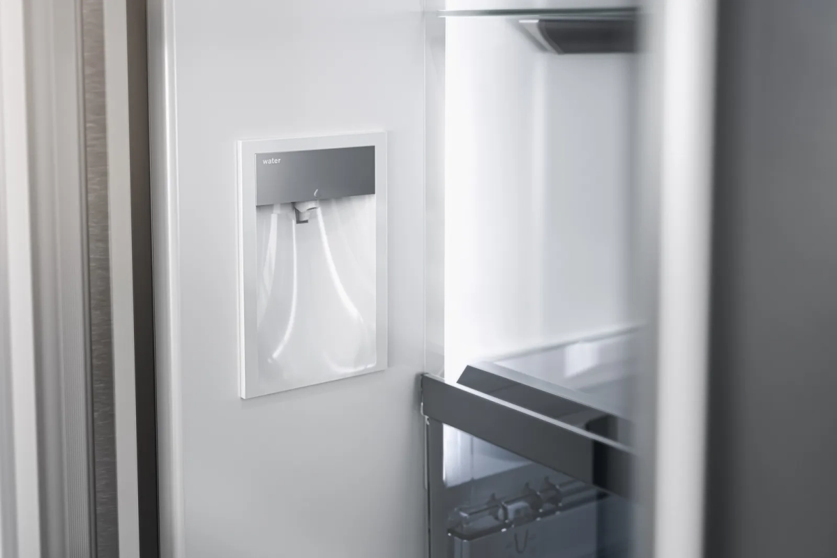 Gaggenau RY295350 kombinovani frižider sa zamrzivačem serija 200 Gaggenau RY295350 kombinovani frižider sa zamrzivačem serija 200